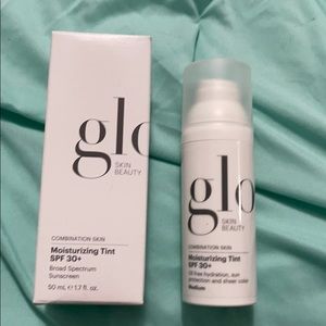 Glo Moisturizing Tint SPF 30 Medium